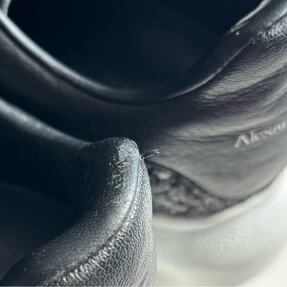 Alexander McQueen Oversized sneakers in a black glitter finish white sole sz 38 - Picture 11 of 11